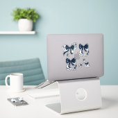 Elegante Navy Blue Coquette Strikjes Sticker (Laptop op bureau)