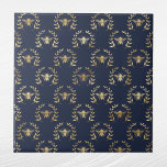 Elegante Navy Blue Gold Bijen Laurel krans Tegeltje<br><div class="desc">Marineblauwe tegel met goudbijen in laurierkrans. Hex code voor marineblauw is #202A44.</div>