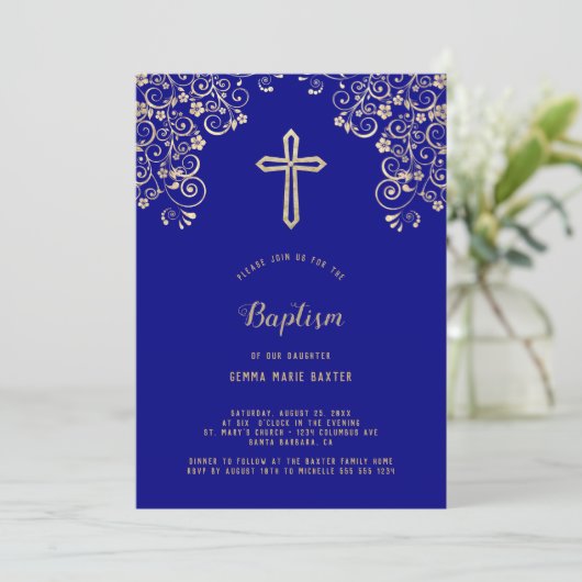 Elegante Navy Blue Gold Cross Baptism uitnodiging (Staand voorkant)