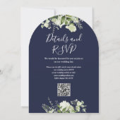 Elegante Navy Blue Greenery QR Code Wedding Arch Kaart (Achterkant)