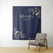 Elegante Navy Blue Mr. & Mrs. Trouwachtergrond Wandkleed (In situ)