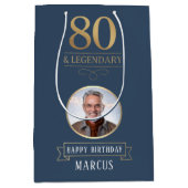 Elegante Navy & Gold 80e en legendarische verjaard Medium Cadeauzakje (Voorkant)