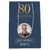 Elegante Navy & Gold 80e en legendarische verjaard Medium Cadeauzakje (Achterkant)