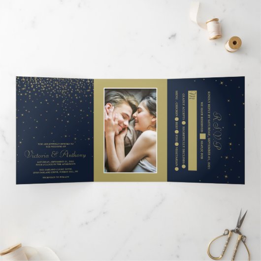 Elegante Navy & Gold Falling Stars Wedding Suite Drieluik Uitnodiging (Binnen)