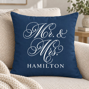 Elegante Navy Mr en Mrs Huwelijksscript Kussen