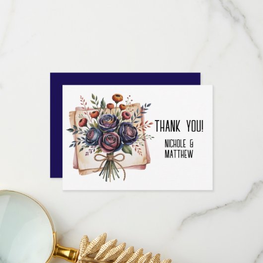 Elegante Navy Roos en Coral Wedding Bedankkaart (Voorkant / Achterkant in situ)