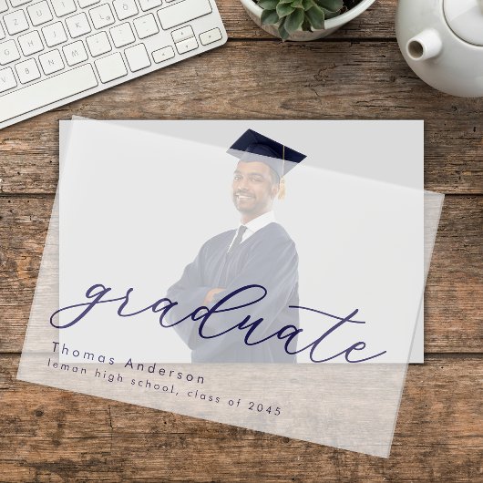 Elegante Navy Script Custom Afstuderen Overlay Vellum Uitnodigingen