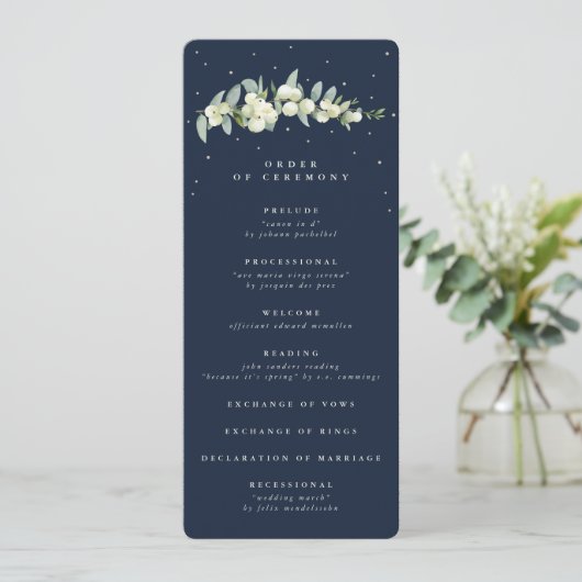 Elegante Navy Snowberry + Eucalyptus Stem Bruiloft Programmakaart (Staand voorkant)