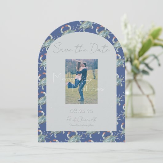 Elegante Navy Waterverf Crab Wedding Save the Date Kaart (Staand voorkant)