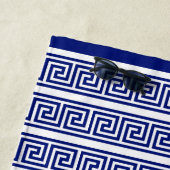 Elegante navyblauw en wit strandlaken (In situ)