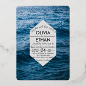 Elegante Navyblauwe Zee Golven Zomer Bruiloft Folie Uitnodiging (Voorkant)