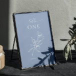 Elegante olijf. Stoffige blauwe mediterrane bruilo Kaart<br><div class="desc">Delicate botanische Italiaanse bruiloft Tafel Nummer met elegante olijftak in rotsblauw,  stoffige blauwe kleuren. Geschikt voor een mediterrane bruiloft.</div>