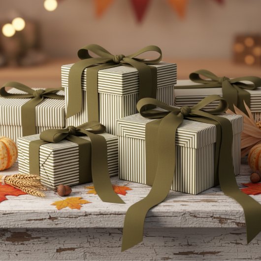 Elegante Olijfgroen en Wit Dun Gestreept Cadeaupapier