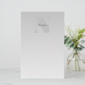 Elegante onechte zilvergrijze verloop monogram kla briefpapier (Staand voorkant)