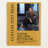 Elegante op maat gemaakte mosterdgele tekst afbeel planner (Voorkant)