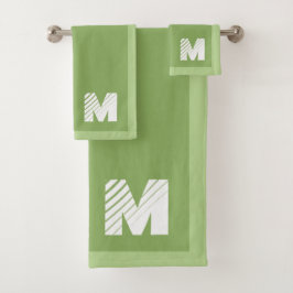 Elegante op maat gemaakte saliegroene monogram  bad handdoek