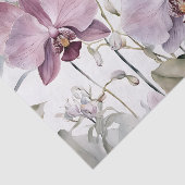 Elegante orchidee bloeit in zacht roze en lavendel tissuepapier (Detail)