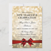 Elegante oudejaarsavond gouden bokeh verlicht rode kaart (Voorkant)