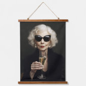 Elegante oudere vrouw met champagne hangend wandkleed (Voorkant)