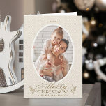 Elegante ovale Lijst Vrolijke kerstfoto gevouwen Feestdagen Kaart<br><div class="desc">Minimale vakantie fotokaart met een 'Merry Christmas' script met speldenknop takjes op een faux canvas print achtergrond. Voor meer geavanceerde aanpassing van dit ontwerp,  klikt u op de BUTTON DESIGN TOOL hierboven!</div>