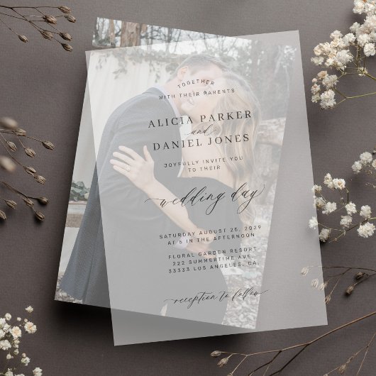Elegante overlay zwart-wit bruiloft vellum uitnodigingen