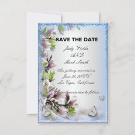 Elegante paarse bloem- vlinder Save The Date kaart