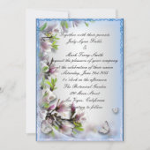 Elegante Paarse bloemen- en vlinderuitnodiging Kaart (Voorkant)