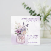 Elegante paarse bloemen in Mason Jar Bloemen bruil Aankondiging (Staand voorkant)