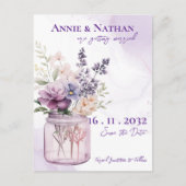 Elegante paarse bloemen in Mason Jar Bloemen bruil Aankondigingskaart (Voorkant)