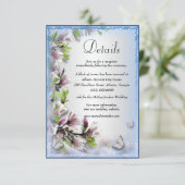 Elegante Paarse Bloemen Vlinder Bruiloft Details Informatiekaartje (Staand voorkant)