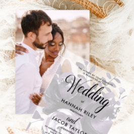 Elegante Paarse bloemenkalligrafie bruiloft Acryl Uitnodigingen