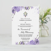 Elegante Paarse bloemenkruis Witte Nuptial Mass Kaart (Staand voorkant)