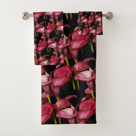 Elegante Paarse Calla Lilies Flowers Bad Handdoek (Insitu)