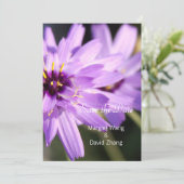 Elegante,  paarse dagbloem, behalve de datum save the date (Staand voorkant)