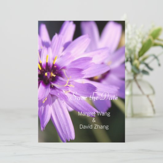 Elegante,  paarse dagbloem, behalve de datum save the date (Staand voorkant)