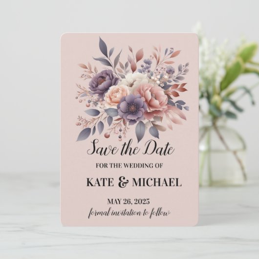 Elegante Paarse en perzik blozen bloemenbruiloft Save The Date (Staand voorkant)