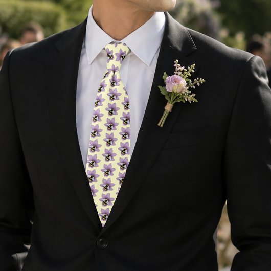 Elegante Paarse Gele Bloemen Bijenkorf Bij Stropdas