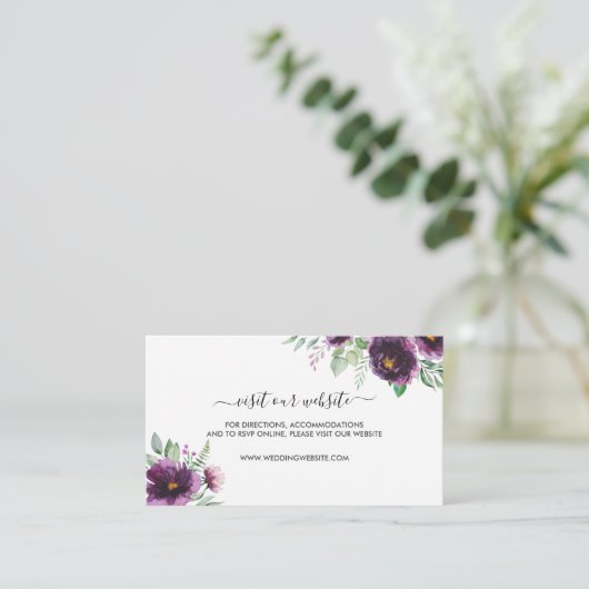 Elegante Paarse groene bloemenbruiloft Informatiekaartje (Staand voorkant)