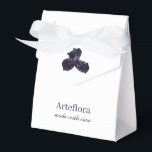 Elegante Paarse Iris Bloem Bloemisterij Merknaam Bedankdoosjes<br><div class="desc">Verfraai de presentatie van uw merk met deze elegante paarse iris-bloem favor-dozen, ideaal voor bloemisten, boetiekbedrijven of speciale evenementen. Met een verfijnd iris-bloemfoto voegen deze aanpasbare dozen een geraffineerde bloemige touch toe aan de verpakking van kleine cadeaus, trouwcadeaus of promotionele weggeefacties. Personaliseer met uw bedrijfsnaam, logo of speciale boodschap om...</div>