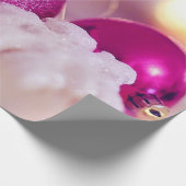 Elegante Paarse Kerstballen Vakantie Cadeaupapier (Hoek)