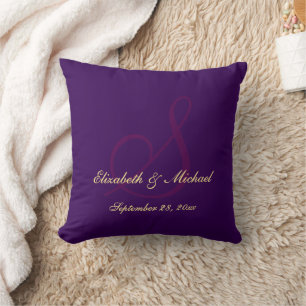 Elegante Paarse Monogram bruid bruidegom bruiloft Kussen