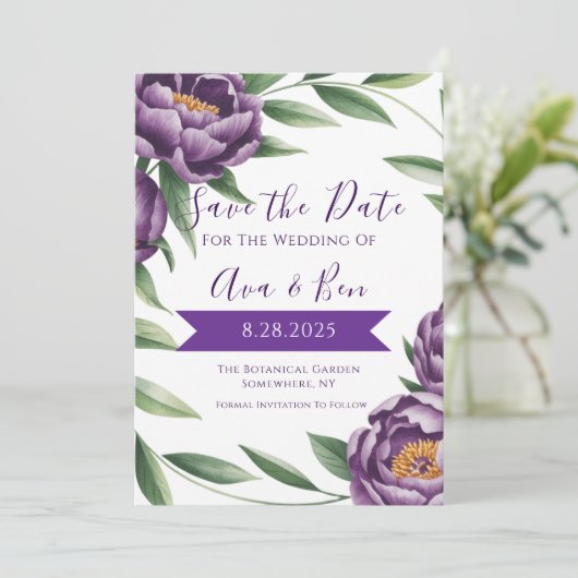 Elegante Paarse pioenen bruiloft Save the Date Kaa (Staand voorkant)