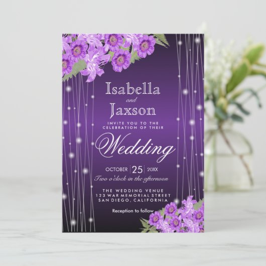 Elegante Paarse snaarlichten bloemenbruiloft Kaart (Staand voorkant)
