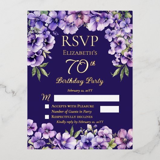 Elegante Paarse Violets Bloemen Verjaardagsfeest R Folie Uitnodiging Briefkaart (Voorkant)