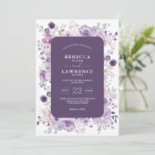 Elegante paarse violette bloemen trouwuitnodiging kaart (Staand voorkant)