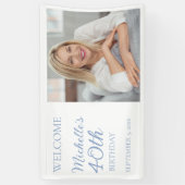 Elegante Paarse Witte Verjaardagsfotonaam Welkom Spandoek (Verticaal)