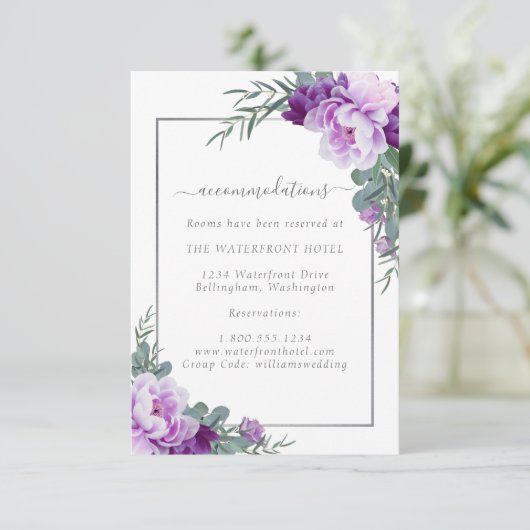 Elegante Paarse & Zilveren Bloemen bruiloft Detail Informatiekaartje (Staand voorkant)