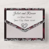 Elegante parel, Bourgondisch lint en glitterranden All In One Uitnodiging (Achterkant)