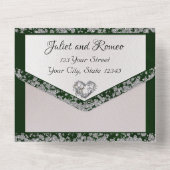Elegante parel, smaragdgroen lint en glitterranden all in one uitnodiging (Achterkant)