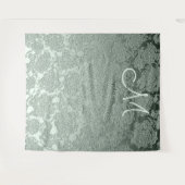 Elegante Pastel Saliegroen Monogram Achtergrond Wandkleed (Voorkant (horizontaal))